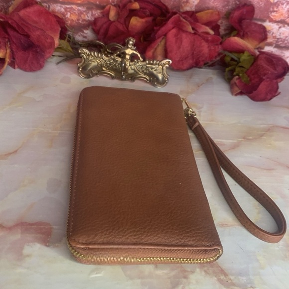 Steve Madden Cognac Pebbled Leather Zip Around Continental Wristlet Wall… - Picture 8 of 12
